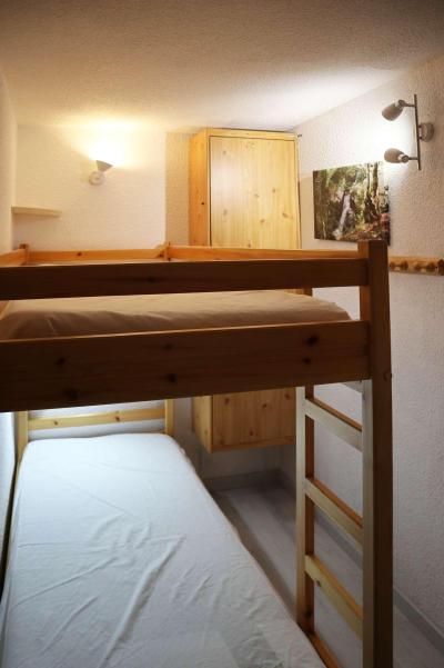 Rent in ski resort Studio 6 people (302) - Résidence le Pouzenc - Les Orres - Sleeping area