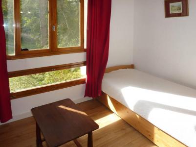 Rent in ski resort 2 room apartment sleeping corner 6 people (323) - Résidence le Silhourais - Les Orres - Bedroom