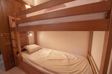 Skiverleih 2-Zimmer-Holzhütte für 4 Personen (6) - Résidence les Balcons de Pramouton - Les Orres - Schlafzimmer