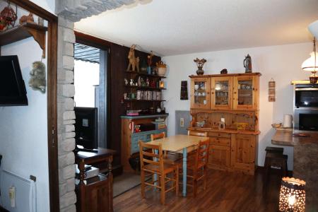 Rent in ski resort 2 room apartment 6 people (005) - Résidence les Carlines - Les Orres - Apartment