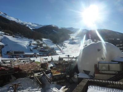 Vacances en montagne Résidence les Carlines - Les Orres - Extérieur hiver