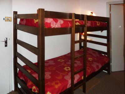 Rent in ski resort Studio 6 people (002) - Résidence les Carlines - Les Orres - Bunk beds