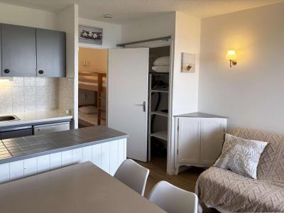 Ski verhuur Studio bergnis 4 personen (27) - Résidence les Carlines - Les Orres - Woonkamer