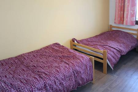 Rent in ski resort 2 room apartment sleeping corner 6 people (055) - Résidence les Cembros - Les Orres - Bedroom