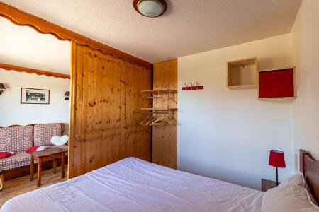 Rent in ski resort 4 room duplex apartment 10 people (1204) - Résidence les Erines - Les Orres - Bedroom