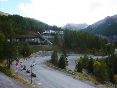 Location au ski Studio coin montagne 4 personnes (101) - Résidence les Gradins - Les Orres - Extérieur hiver