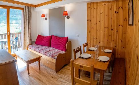 Rent in ski resort 2 room apartment sleeping corner 6 people (MBC801) - Résidence les Hauts de Préclaux I - Les Orres - Living room