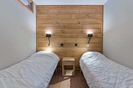 Rent in ski resort 2 room duplex apartment 6 people (2201) - Résidence les Silènes - Les Orres - Bedroom