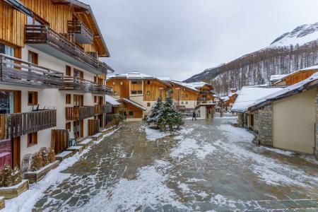 Rent in ski resort 2 room apartment sleeping corner 6 people (2119) - Résidence les Silènes - Les Orres - Winter outside