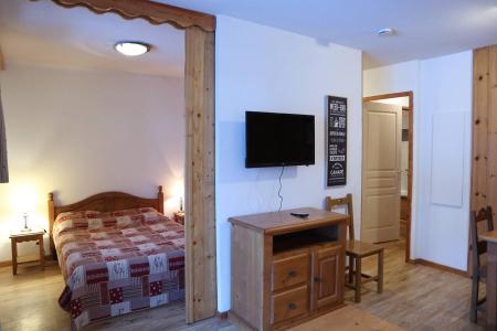Rent in ski resort 2 room apartment sleeping corner 6 people (480) - Résidence les Valérianes - Monts du Bois d'Or - Les Orres - Living room
