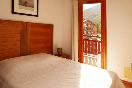 Rent in ski resort 4 room apartment 10 people (859) - Résidence Parc des Airelles - Les Orres - Bedroom