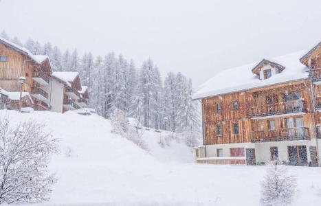Rent in ski resort Studio sleeping corner 4 people (2102) - Résidence Terrasses du Soleil d'Or - Les Orres