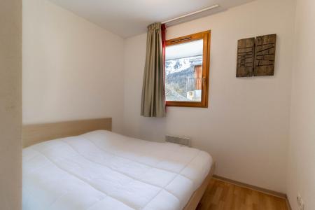 Rent in ski resort Studio sleeping corner 4 people (2108) - Résidence Terrasses du Soleil d'Or - Les Orres - Bedroom