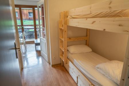 Rent in ski resort Studio sleeping corner 4 people (O909) - Résidence Terrasses du Soleil d'Or - Les Orres - Bedroom