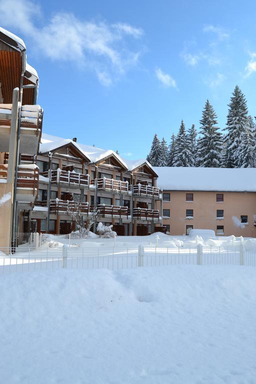 Rent in ski resort VVF Jura Les Rousses - Les Rousses - Winter outside