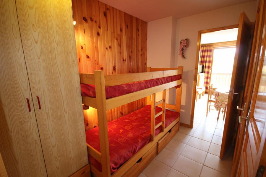 Skiverleih 2-Zimmer-Holzhütte für 6 Personen (106) - Chalet Cristal 1 - Les Saisies - Offener Schlafbereich