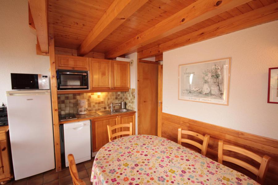 Ski verhuur Appartement 2 kamers mezzanine 6 personen (215) - Chalet Cristal 2 - Les Saisies - Woonkamer