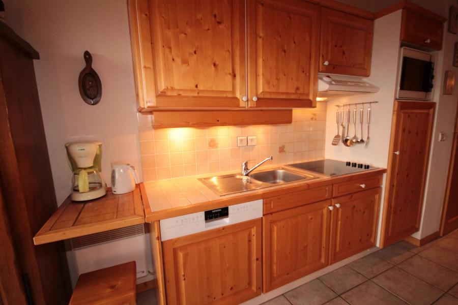 Ski verhuur Appartement 3 kabine kamers 6 personen (615) - Chalet Cristal 6 - Les Saisies - Keukenblok