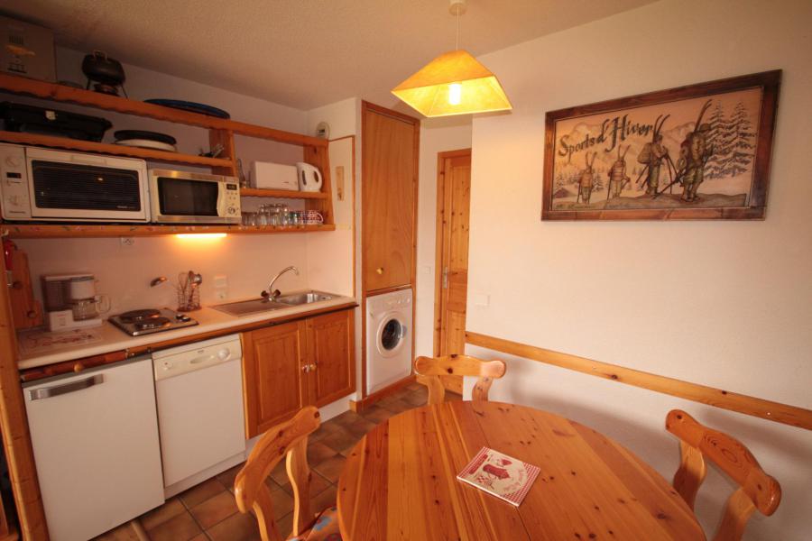 Rent in ski resort Studio 4 people (LAC308) - Chalet du Lac 3 - Les Saisies - Dining area