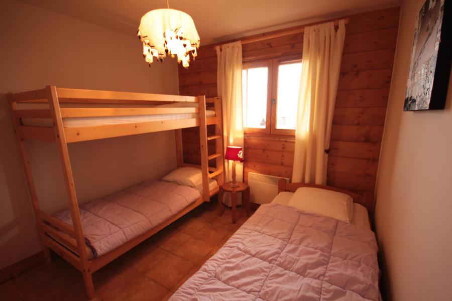 Rent in ski resort 3 room apartment 6 people (ALPB02) - Les Alpages de Bisanne B - Les Saisies - Bedroom