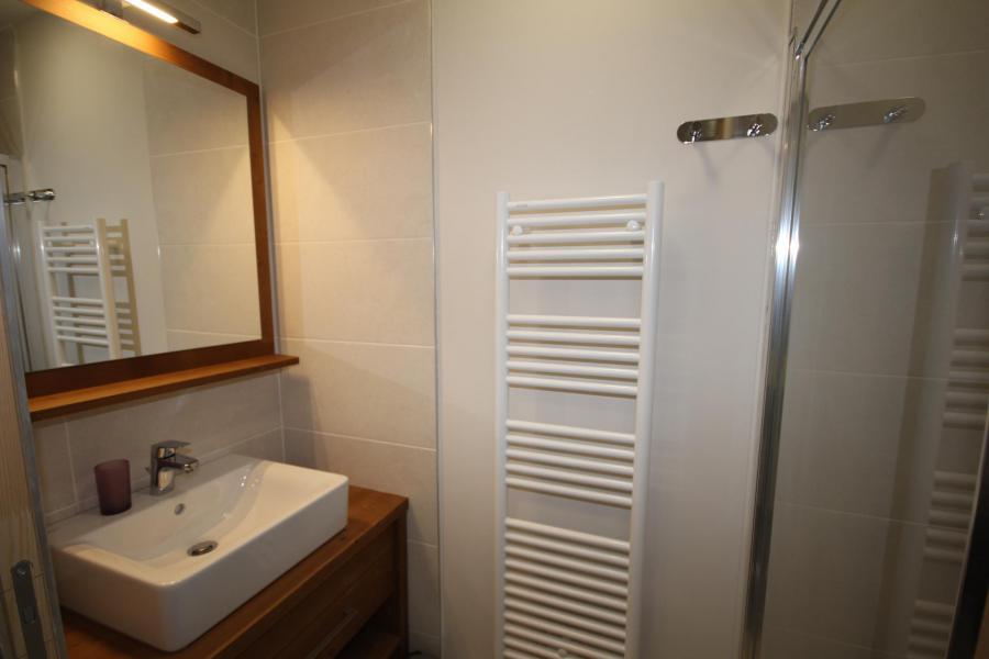 Rent in ski resort 3 room apartment 6 people (F22) - Les Chalets des Cimes - Les Saisies - Wash-hand basin