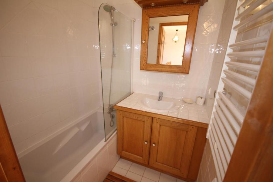 Rent in ski resort 3 room apartment 4 people (102) - Les Fermes du Beaufortain E1 - Les Saisies - Bath-tub
