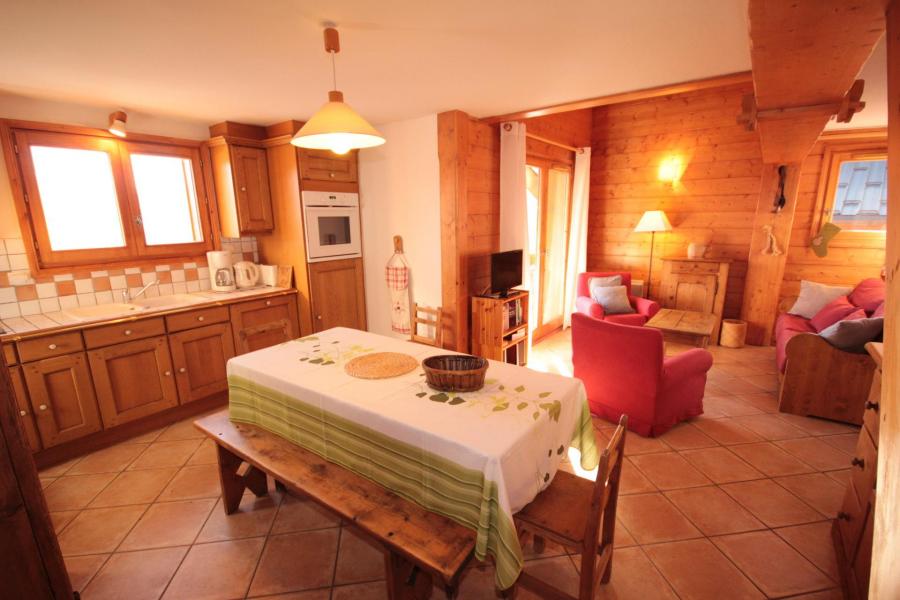 Rent in ski resort 4 room mezzanine apartment 8 people (FERJ07) - Les Fermes du Beaufortain J - Les Saisies - Table