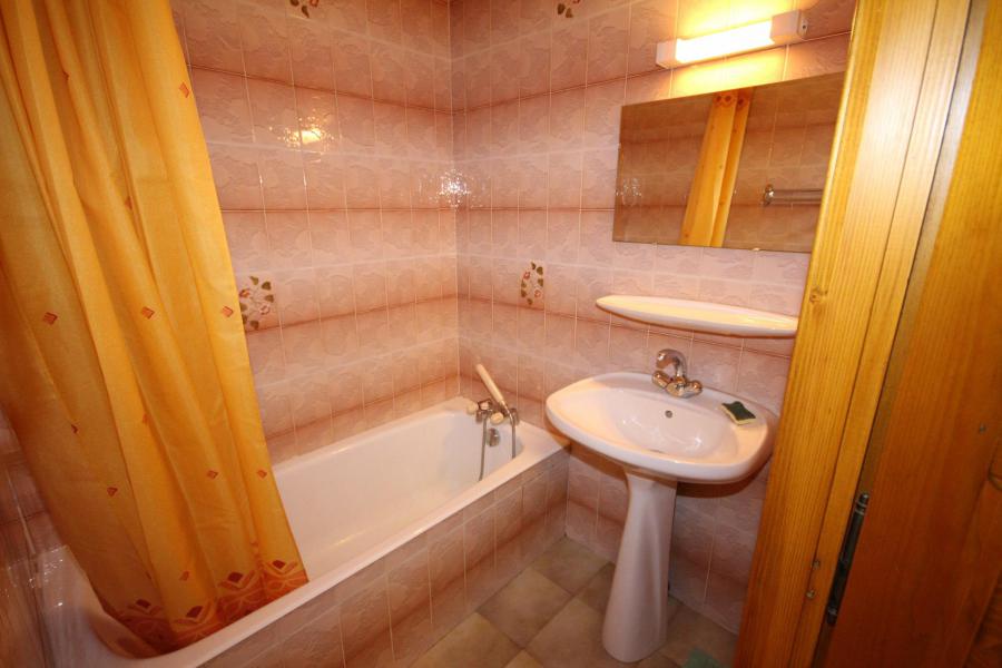 Location au ski Appartement 2 pièces 4 personnes (003) - Résidence Genevrier - Les Saisies - Salle de bain