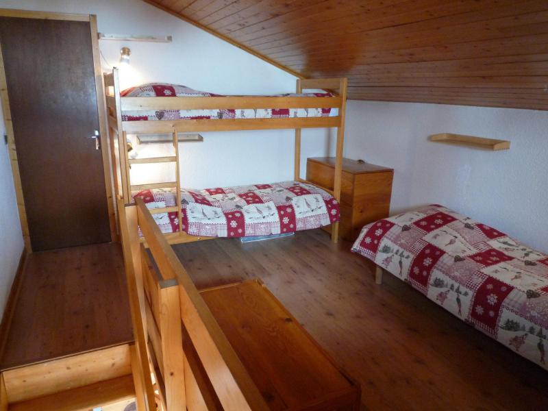 Rent in ski resort 2 room mezzanine apartment 8 people (GM1118) - Résidence Grand Mont 1 - Les Saisies - Mezzanine under mansard (-1,80 m)