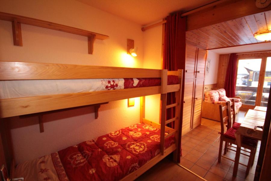 Rent in ski resort Studio sleeping corner 4 people (1101) - Résidence Grand Mont 1 - Les Saisies - Bunk beds