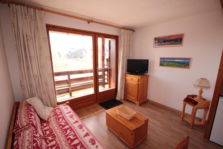 Rent in ski resort Studio sleeping corner 4 people (2216) - Résidence Grand Mont 2 - Les Saisies