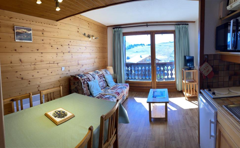 Rent in ski resort Studio sleeping corner 4 people (2211) - Résidence Grand Mont 2 - Les Saisies - Living room