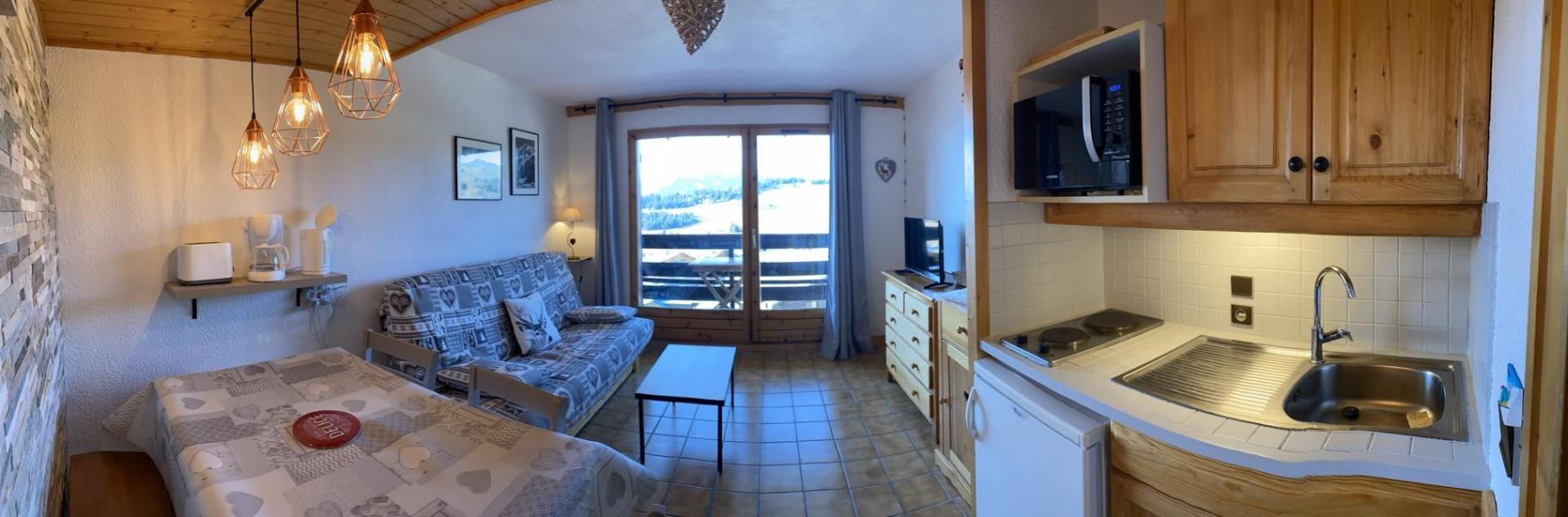 Rent in ski resort Studio sleeping corner 4 people (4416) - Résidence Grand Mont 4 - Les Saisies - Living room