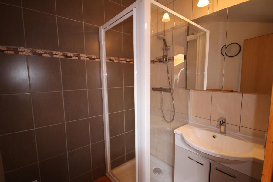 Rent in ski resort 3 room mezzanine apartment 8 people (020) - Résidence le Byblos - Les Saisies - Shower room