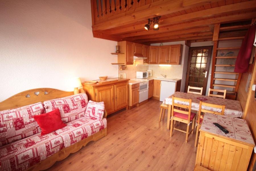 Rent in ski resort 1 room mezzanine apartment 6 people (425) - Résidence le Village 4 - Les Saisies - Living area