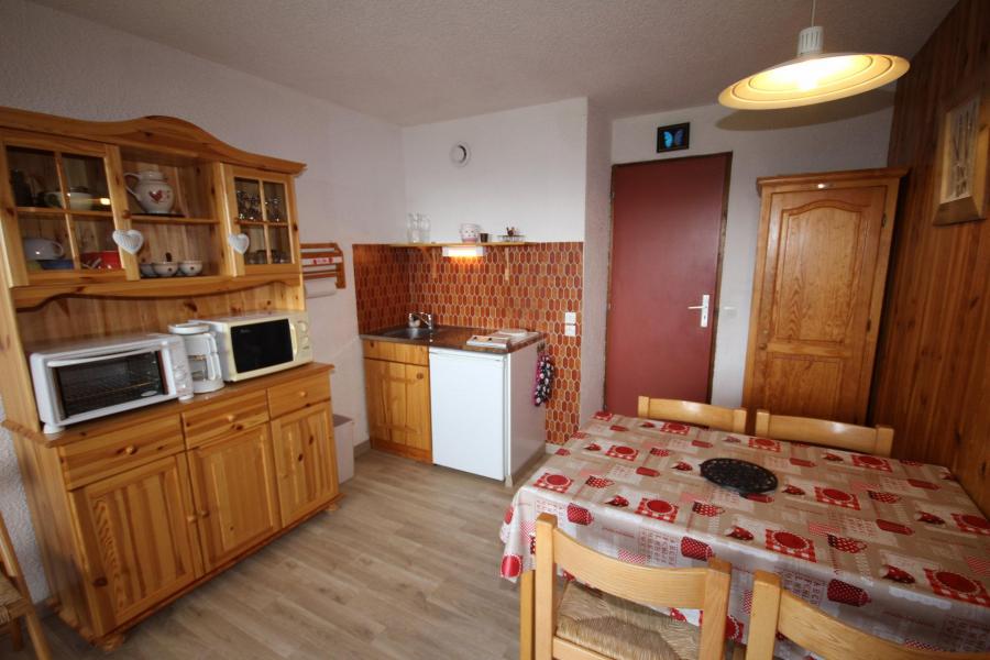 Rent in ski resort Studio sleeping corner 4 people (415) - Résidence le Village 4 - Les Saisies - Kitchen