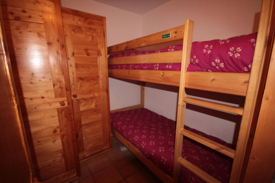 Rent in ski resort 3 room apartment 6 people (03) - Résidence le Village des Lapons A - Les Saisies - Apartment