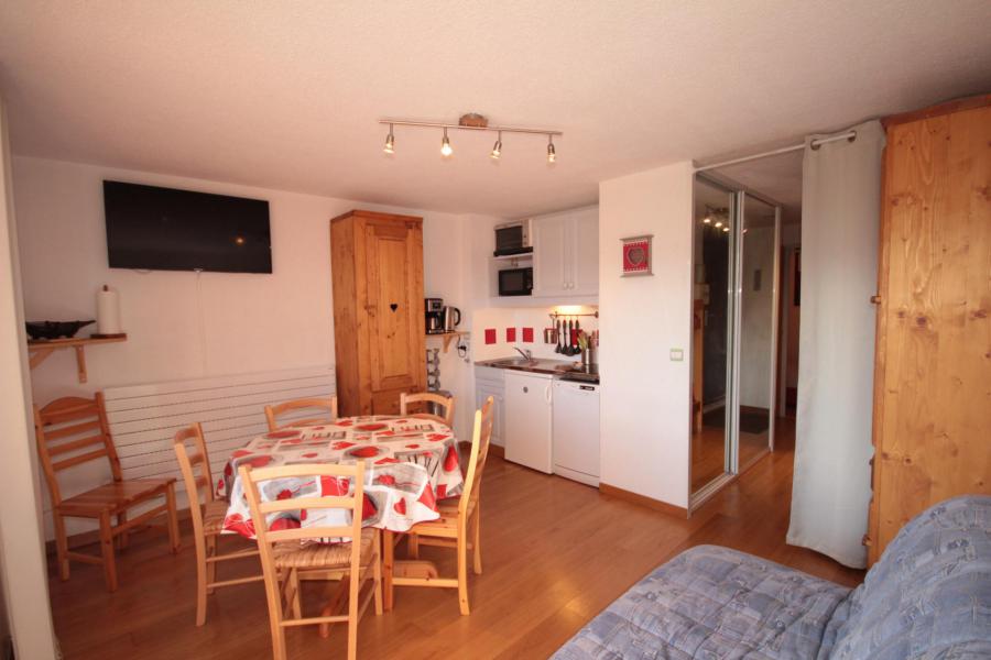 Rent in ski resort 2 room apartment sleeping corner 6 people (033) - Résidence les Brimbelles - Les Saisies - Living room