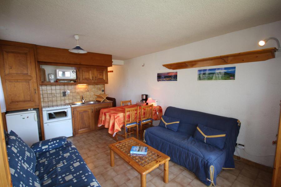 Rent in ski resort 2 room apartment 4 people (01) - Résidence les Carlines - Les Saisies - Seat bed- pull out bed