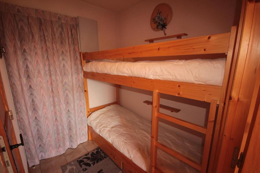 Rent in ski resort Studio sleeping corner 4 people (017) - Résidence les Cyclamens - Les Saisies - Bunk beds