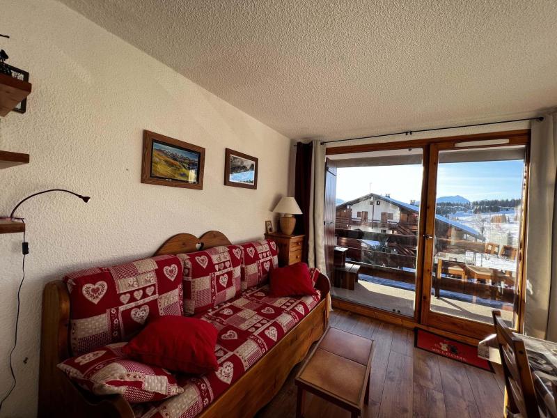 Ski verhuur Studio bergnis 4 personen (112) - Résidence Mont Blanc A - Les Saisies - Woonkamer