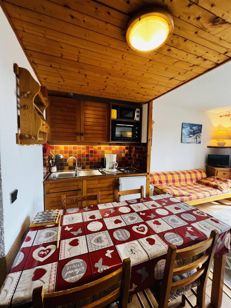 Ski verhuur Studio bergnis 5 personen (123) - Résidence Mont Blanc A - Les Saisies - Woonkamer