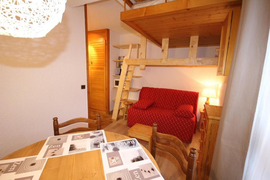 Rent in ski resort Studio 2 people (223) - Résidence Mont Blanc B - Les Saisies - Living room