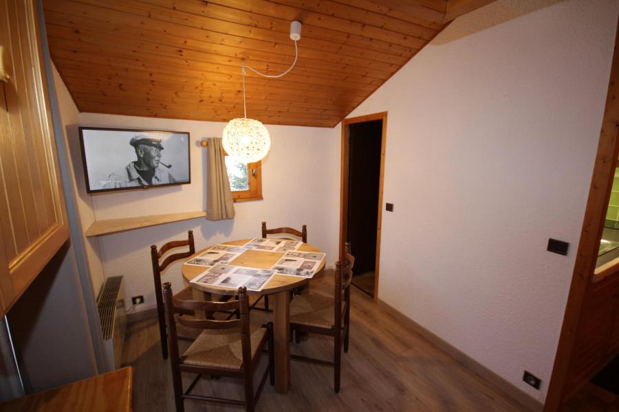Rent in ski resort Studio 2 people (223) - Résidence Mont Blanc B - Les Saisies - Table