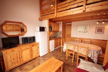 Ski verhuur Appartement 2 kamers mezzanine 6 personen (215) - Chalet Cristal 2 - Les Saisies - Woonkamer