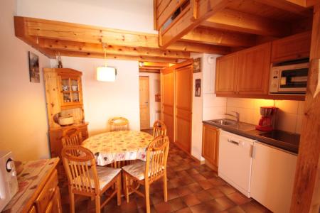 Wynajem na narty Apartament 3 pokojowy z antresolą 8 osób (312) - Chalet Cristal 3 - Les Saisies - Pokój gościnny