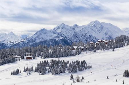 Ski verhuur Résidence Club MMV Les Chalets des Cîmes - Les Saisies - Buiten winter