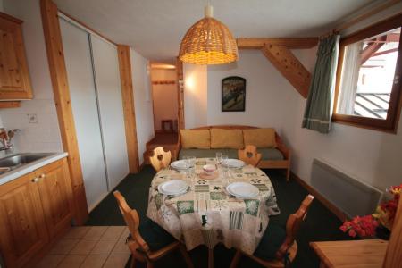 Skiverleih 2-Zimmer-Holzhütte für 4 Personen (CHAUDR) - Résidence Grand Mont 1 - Les Saisies - Wohnzimmer