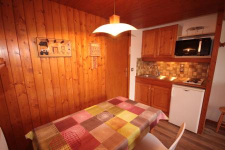 Ski verhuur Studio bergnis 4 personen (2209) - Résidence Grand Mont 2 - Les Saisies - Woonkamer