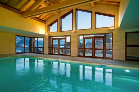 Rent in ski resort Résidence Lagrange les Chalets du Mont Blanc - Les Saisies - Swimming pool